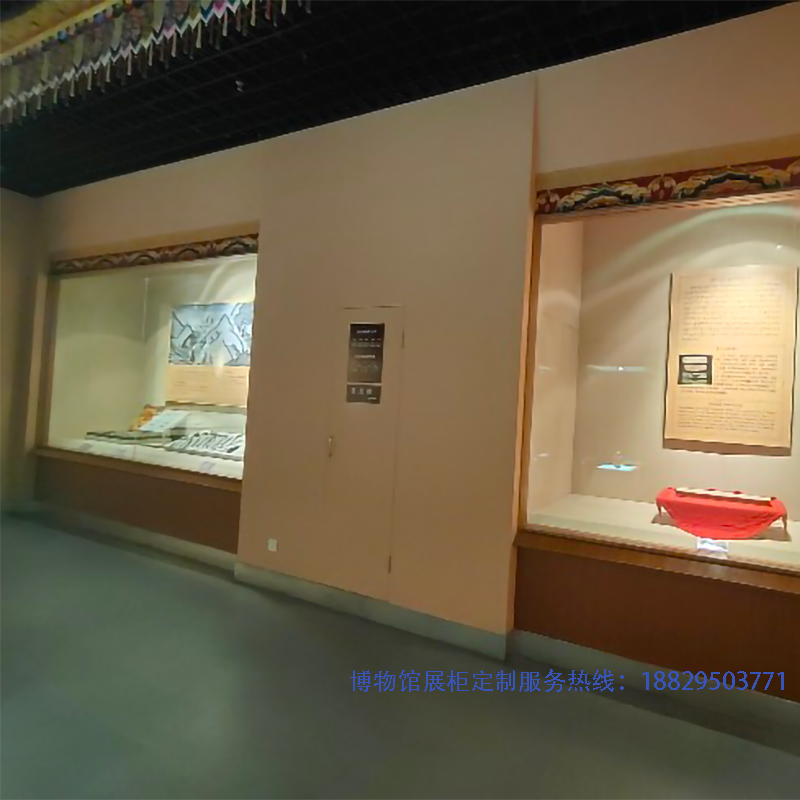 深圳市实创展览展示博物馆展柜源头厂家设计制作的博物馆木纹贴皮入墙龛柜-实创 - B013