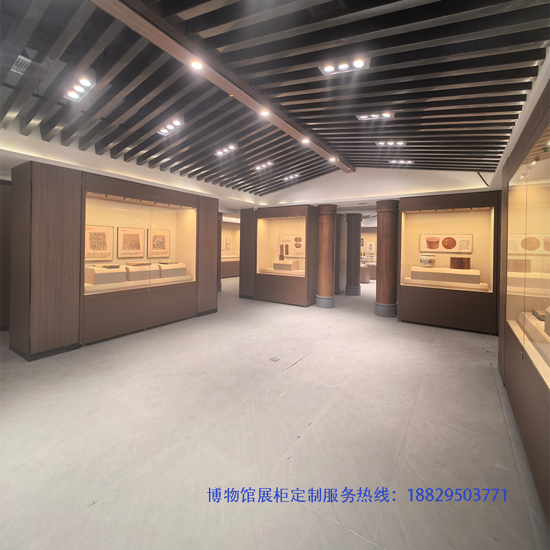深圳市实创展览展示制作的甘肃陇南博物馆展柜项目
