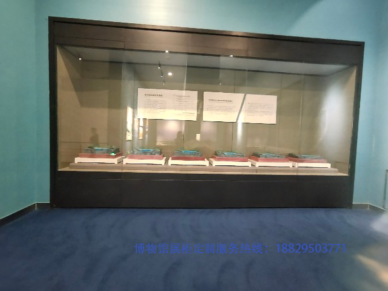 深圳市实创展览展示博物馆展柜源头厂家设计制作的博物馆入墙龛柜 - 实创 - B014